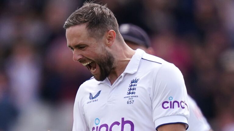 chris-woakes-in-ashes