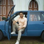 Sachin with his Maruti 800 1